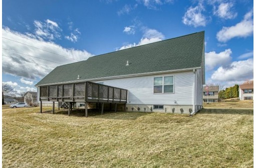 300 Spruce Ct, Baraboo, WI 53913