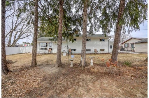 105 E North St, DeForest, WI 53532