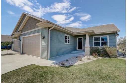 2013 Fieldstone Blvd 5, Prairie Du Sac, WI 53578