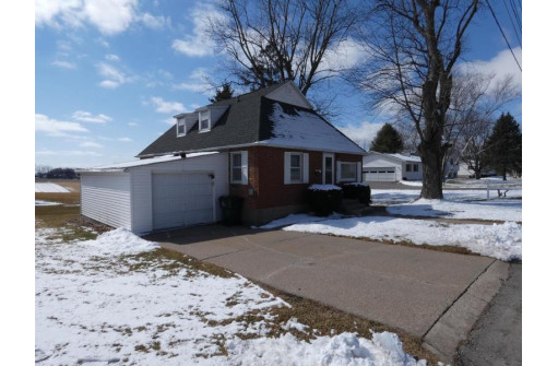 948 W Cherry St, Lancaster, WI 53813