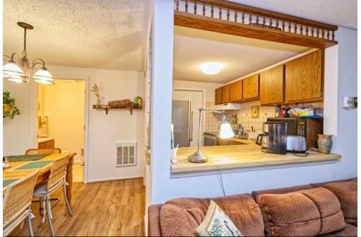 9 Fir Tr, Wisconsin Dells, WI 53965