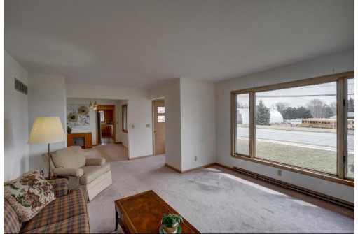 132 Deerfield Rd, Marshall, WI 53559