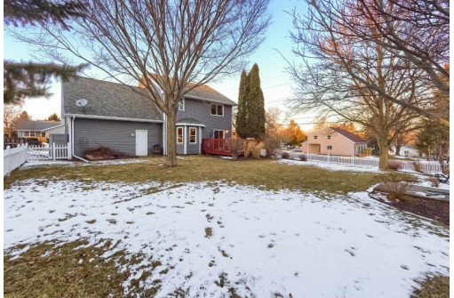 1705 Apple Dr, Sun Prairie, WI 53590