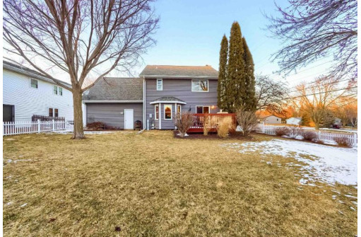 1705 Apple Dr, Sun Prairie, WI 53590