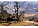 1803 W Happy Hollow Rd, Janesville, WI 53546-9037