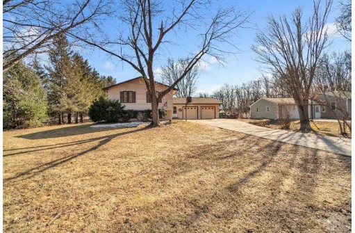 1803 W Happy Hollow Rd, Janesville, WI 53546-9037