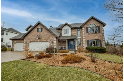 18 Siskiwit Cir, Madison, WI 53719