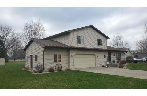 740 Cole St, Spring Green, WI 53588