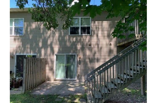 425 14th Ave, Baraboo, WI 53913