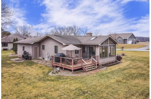 1826 S Brooklyn Dr, Stoughton, WI 53589