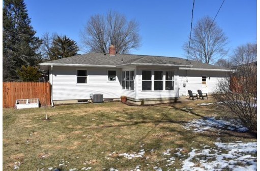 129 Cherry St, Edgerton, WI 53534-1303