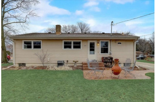 313 Acacia Ln, Madison, WI 53716