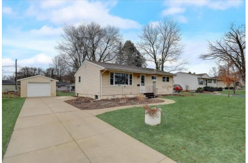 313 Acacia Ln, Madison, WI 53716