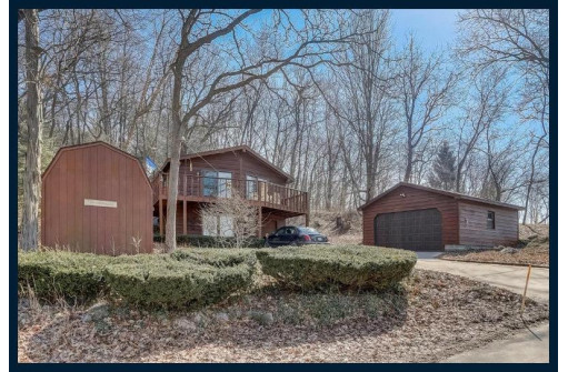 420 E Indian Ln, Edgerton, WI 53534-9087