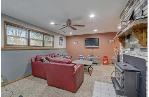 6602 Piping Rock Rd, Madison, WI 53711