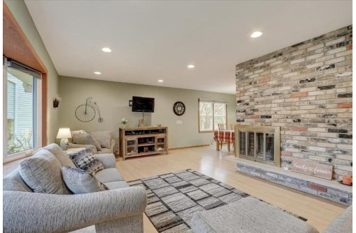 6602 Piping Rock Rd, Madison, WI 53711