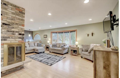 6602 Piping Rock Rd, Madison, WI 53711