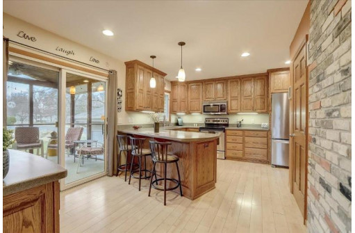 6602 Piping Rock Rd, Madison, WI 53711