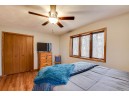 907 Kraak Rd, Marshall, WI 53559