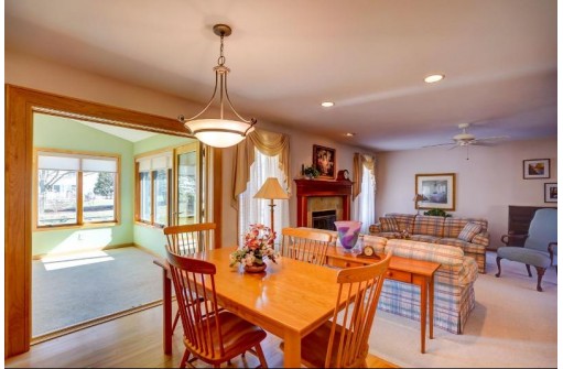 1704 Manchester Crossing, Waunakee, WI 53597