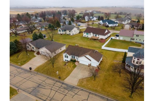 213 Statz Ln, Dane, WI 53529