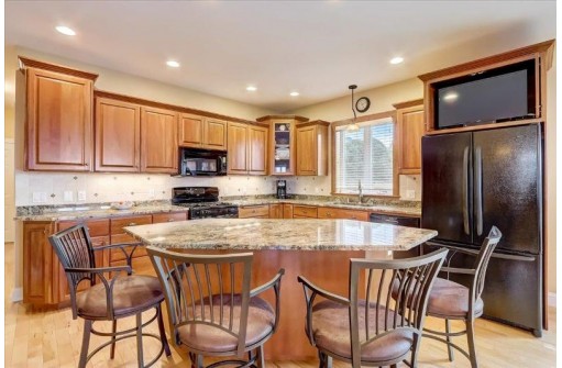 1701 Blue Ridge Tr, Waunakee, WI 53597