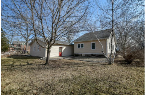 259 4th St, Prairie Du Sac, WI 53578