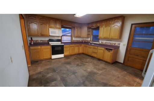 W6732 Suldal Rd, Mauston, WI 53948