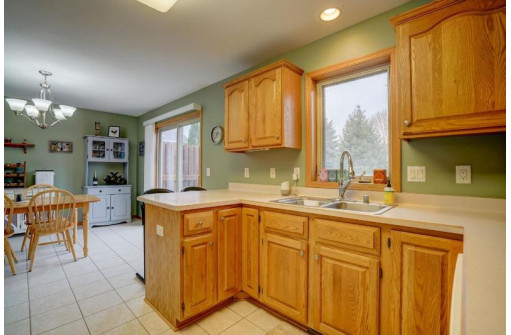 578 Kelvington Dr 2, Sun Prairie, WI 53590