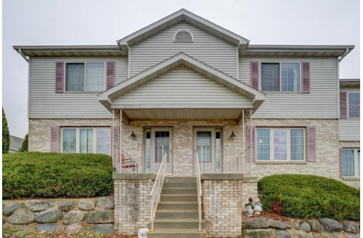 578 Kelvington Dr 2, Sun Prairie, WI 53590