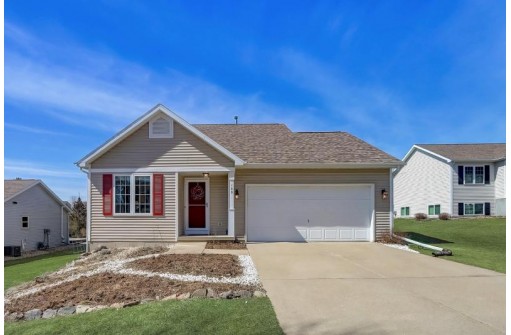 109 Terrace Ct, Mount Horeb, WI 53572