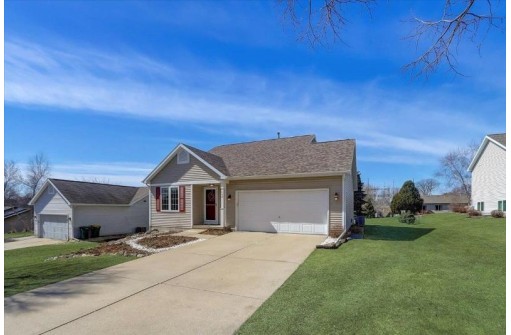 109 Terrace Ct, Mount Horeb, WI 53572