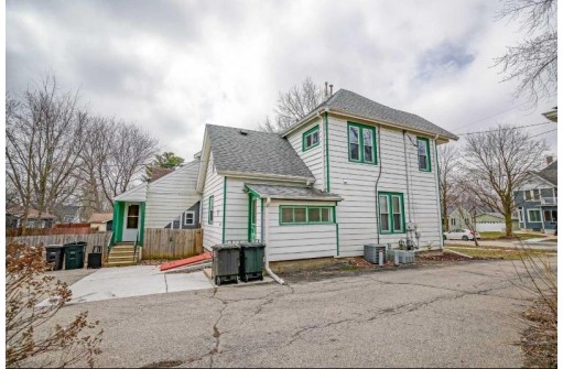 209 N Madison St, Stoughton, WI 53589