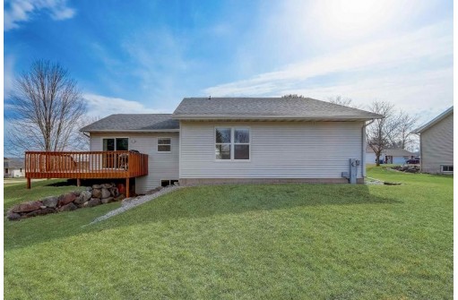 16 Prospect Ave, Lodi, WI 53555