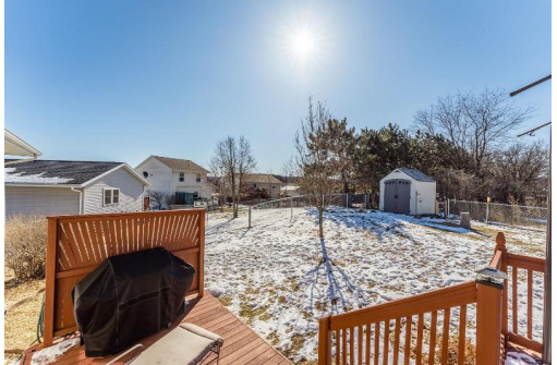 301 Valley Glen Ct, Baraboo, WI 53913