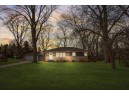 1431 E Fitzsimmons Rd, Oak Creek, WI 53154