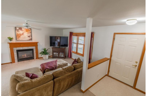 5 Woodcroft Cir, Madison, WI 53719