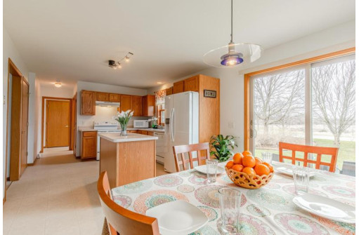 5 Woodcroft Cir, Madison, WI 53719