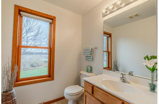 5 Woodcroft Cir, Madison, WI 53719