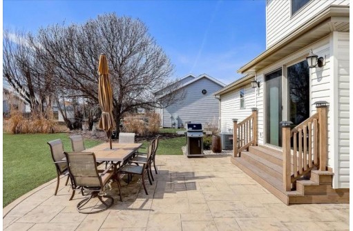 6617 Carlton Dr, Madison, WI 53718