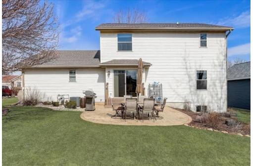 6617 Carlton Dr, Madison, WI 53718