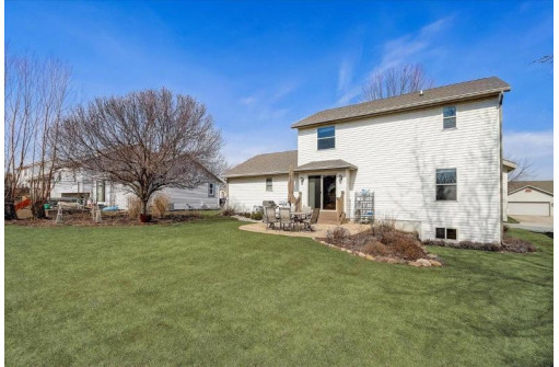 6617 Carlton Dr, Madison, WI 53718