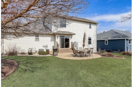 6617 Carlton Dr, Madison, WI 53718