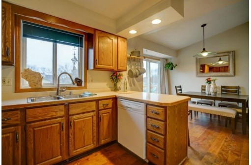 1505 Grafton Rd, Madison, WI 53716