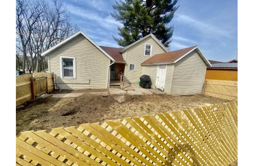 545 Quarry St, Baraboo, WI 53913