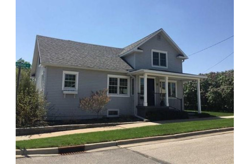 409 E Saratoga St, Tomah, WI 54660