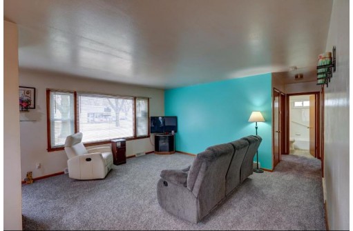 134 Cumberland Ln, Madison, WI 53714