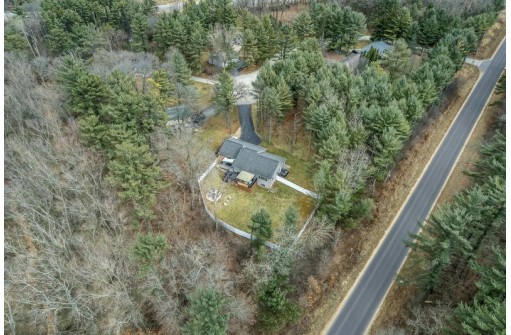 N9475 Pine Valley Ln, Wisconsin Dells, WI 53965