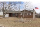 225 Davison Dr, Sun Prairie, WI 53590