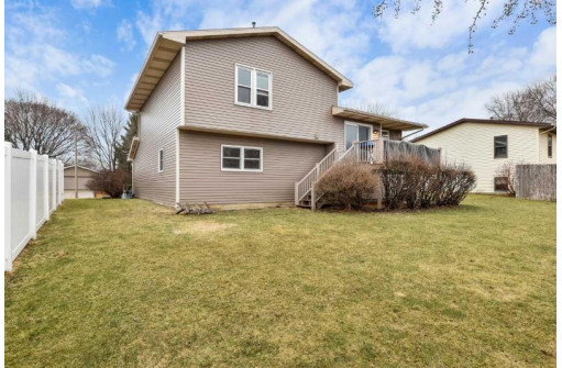 17 Sage Cir, Madison, WI 53704